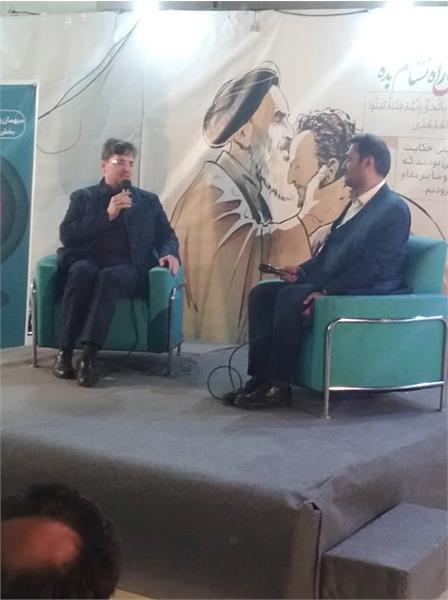 دکتر علی یاسین در سومین شب مهمان بخش رهیافتگان نمایشگاه قرآن بود